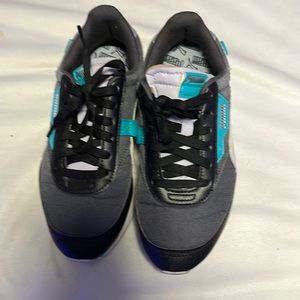 Mayze Archive Remastered Platform Sneakers size 3.5 girls